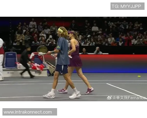 李娜与小威的巅峰对决:网球场上的传奇之战与友谊的交融 李娜与小威的巅峰对决:网球场上的传奇之战与友谊的交融